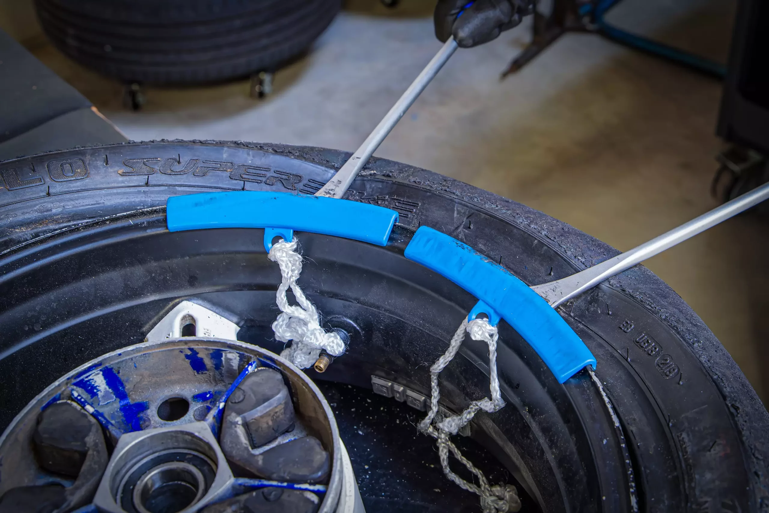 Jeu de démonte pneus et protections de jantes | pour motos | 13 pièces – Image 2